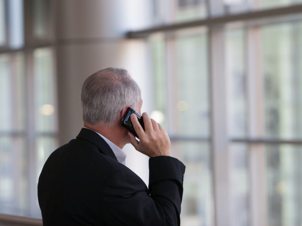 directeur client jim reardan unsplash