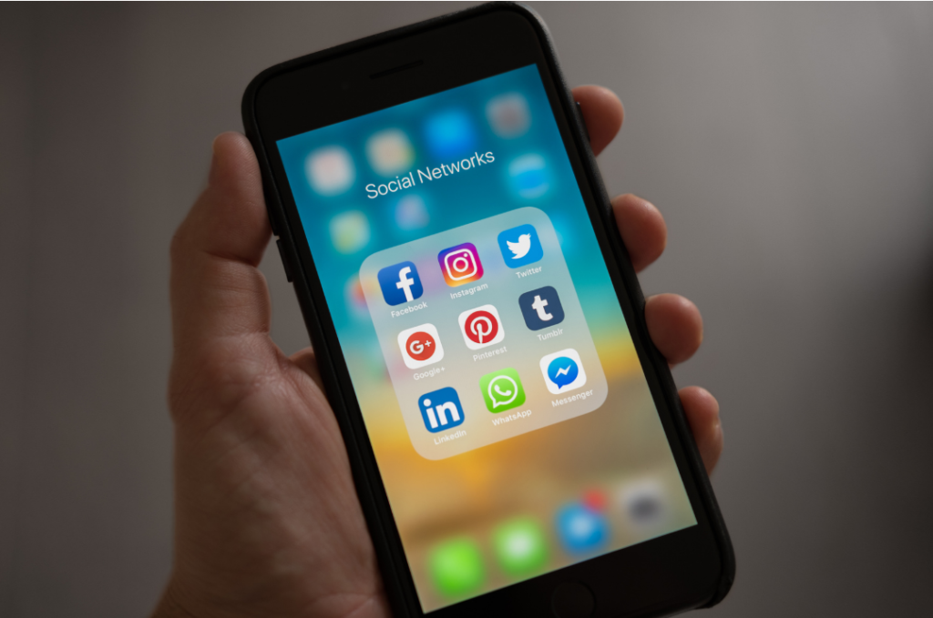 publication sur les réseaux sociaux