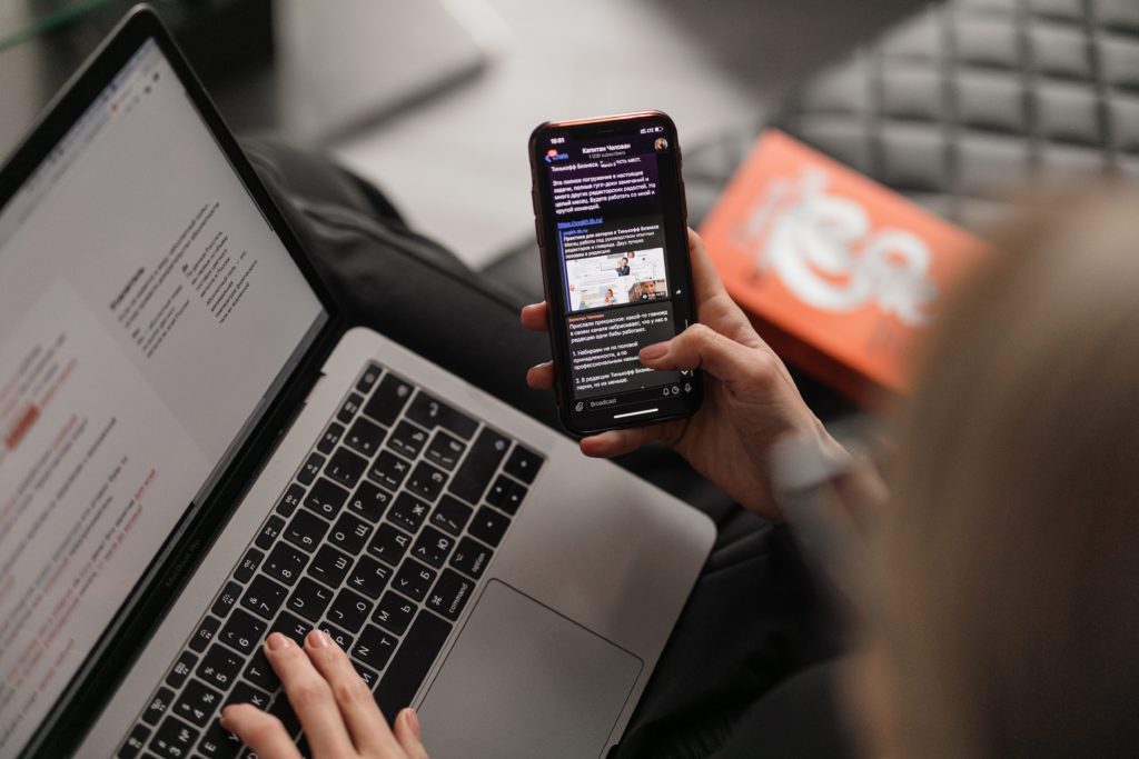 5 outils de marketing automation 1 marketing automation maxim ilyahov unsplash
